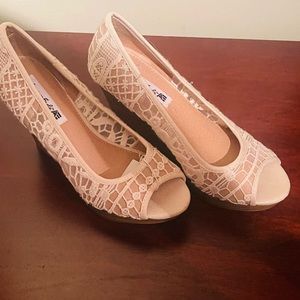 Brand new wedge shoes by American Eagle size 6